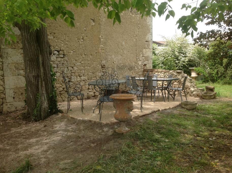 Ancien Presbytere Au Coeur Du Village Mauvezin  Zewnętrze zdjęcie