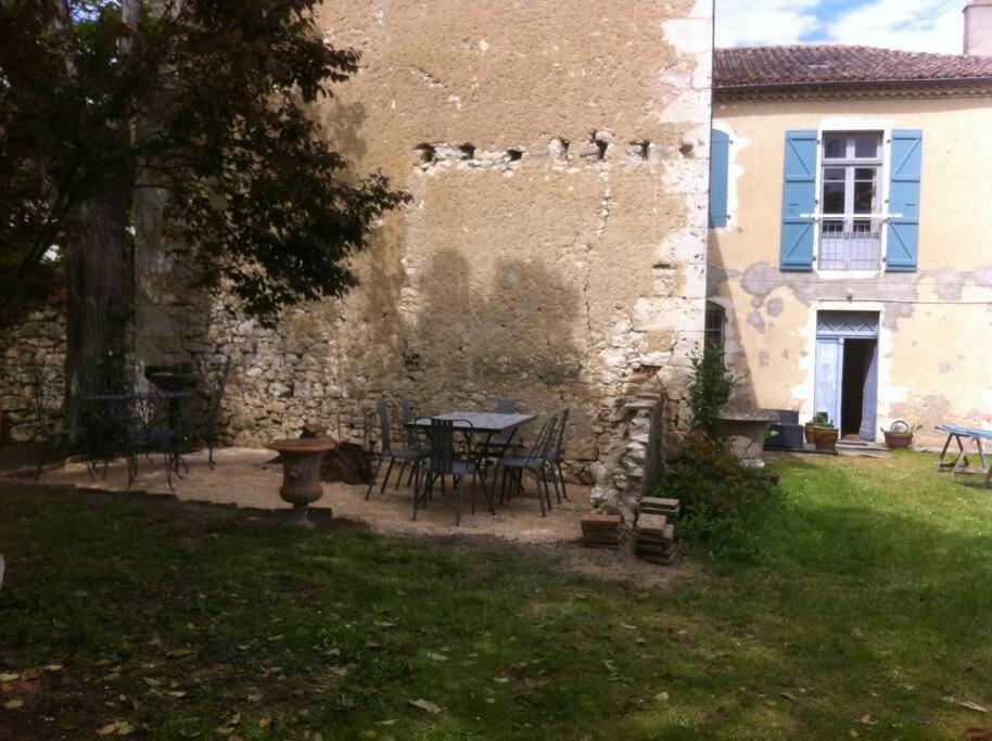 Ancien Presbytere Au Coeur Du Village Mauvezin  Zewnętrze zdjęcie