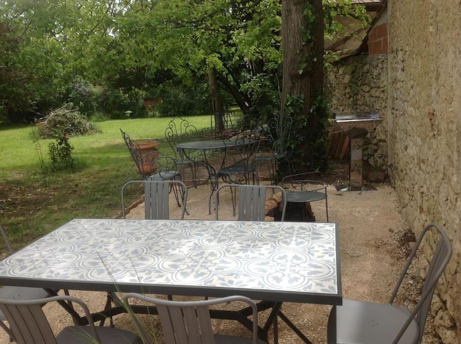 Ancien Presbytere Au Coeur Du Village Mauvezin  Zewnętrze zdjęcie
